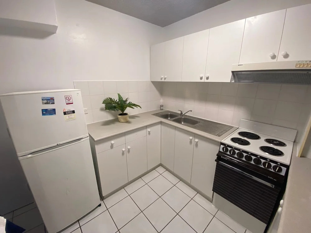 Paradise Towers Surfers Paradise