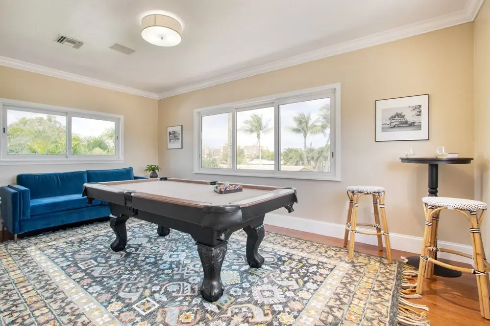 Sunflower by AvantStay Pool BBQ Pool Table Outdoor Dining