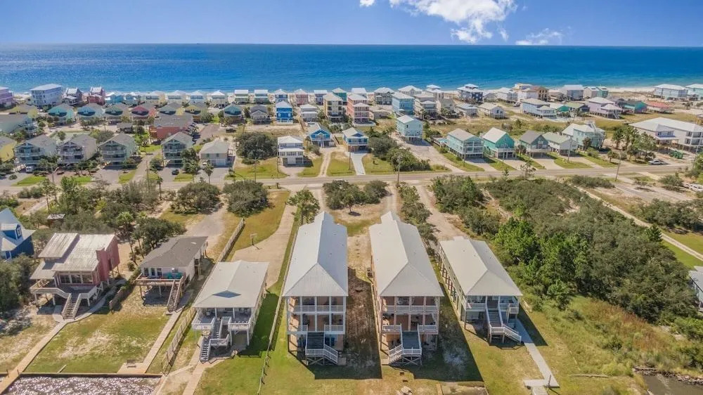 North Floor Pet-friendly Duplex on Little Lagoon