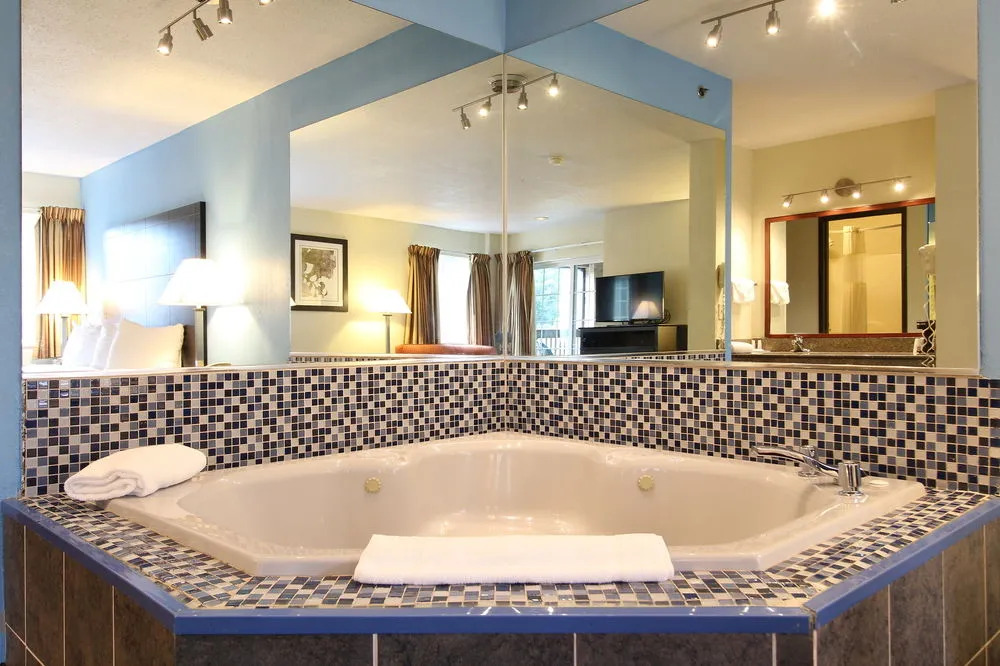 Baymont Inn & Suites Muskegon