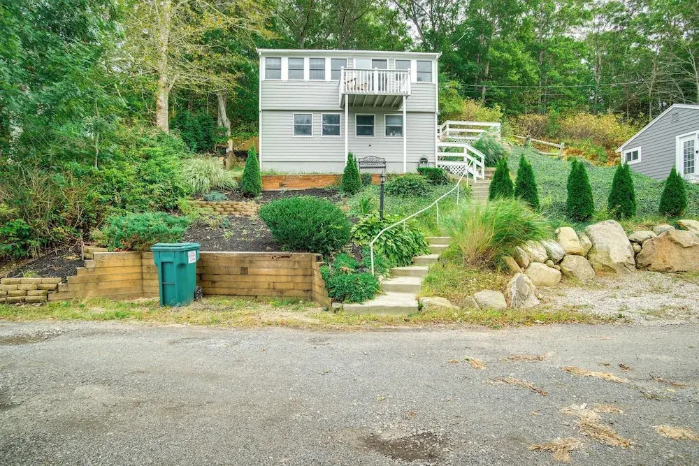Swim & Fish On-site! Waterfront Cape Cod Cottage