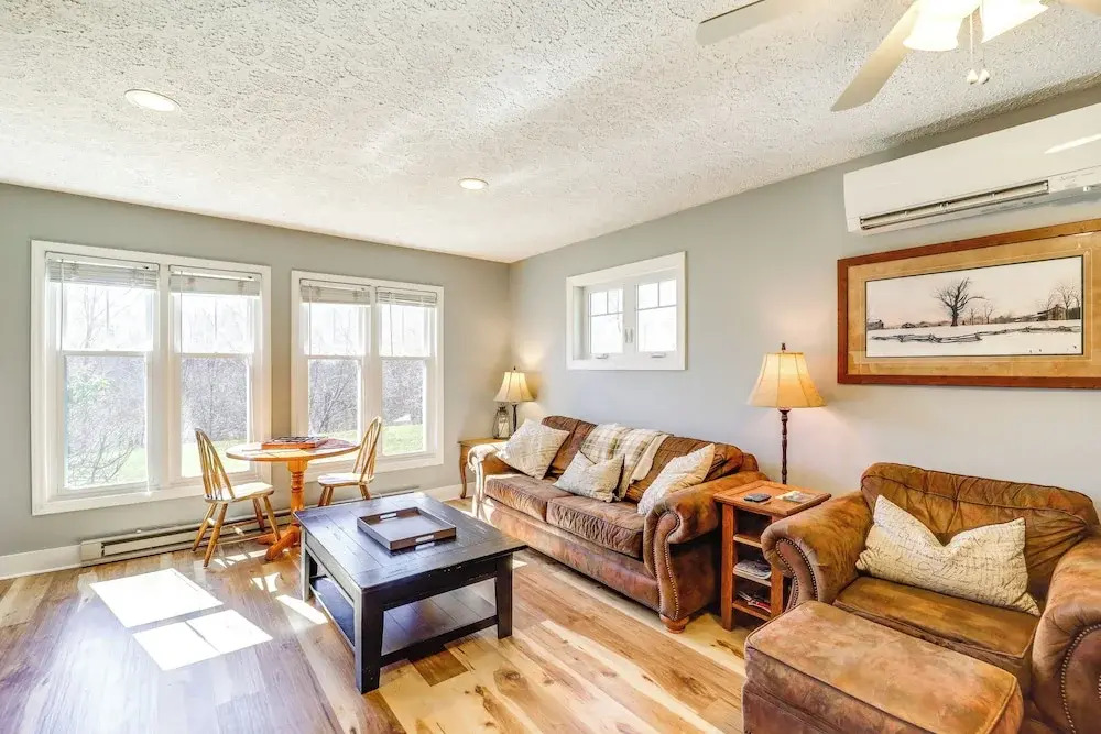 6 Mi to Skiing: Mtn-view Condo in Seven Devils