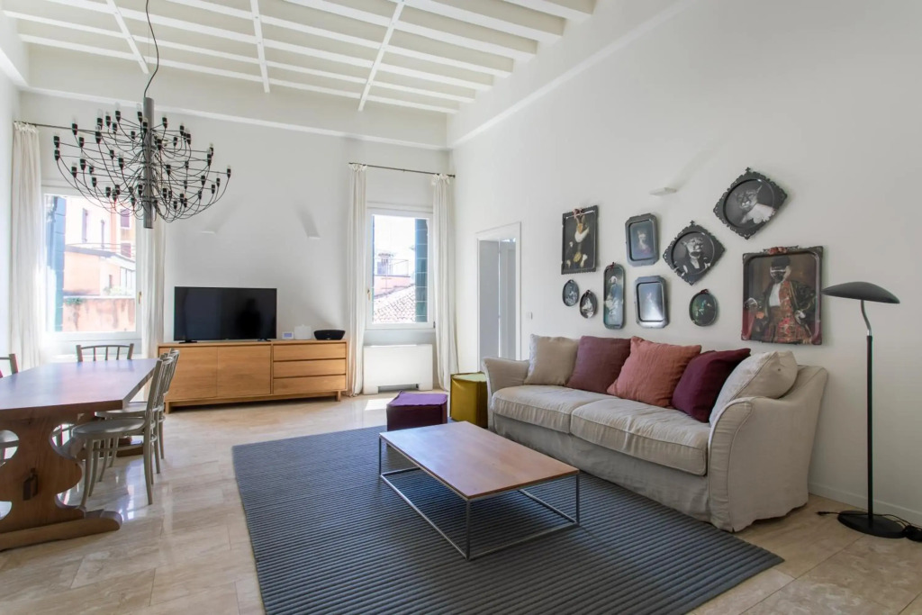 Infinite House Guglie