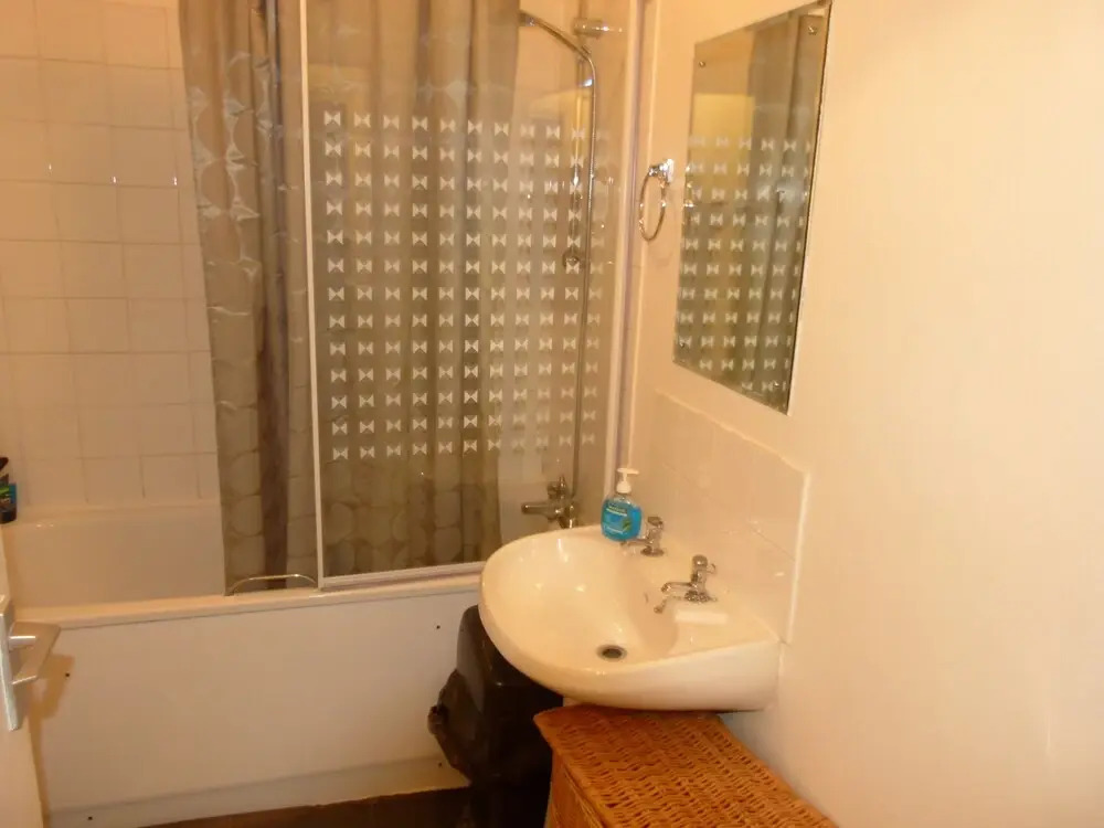 SS Property Hub – Apartment Close to Hyde Park