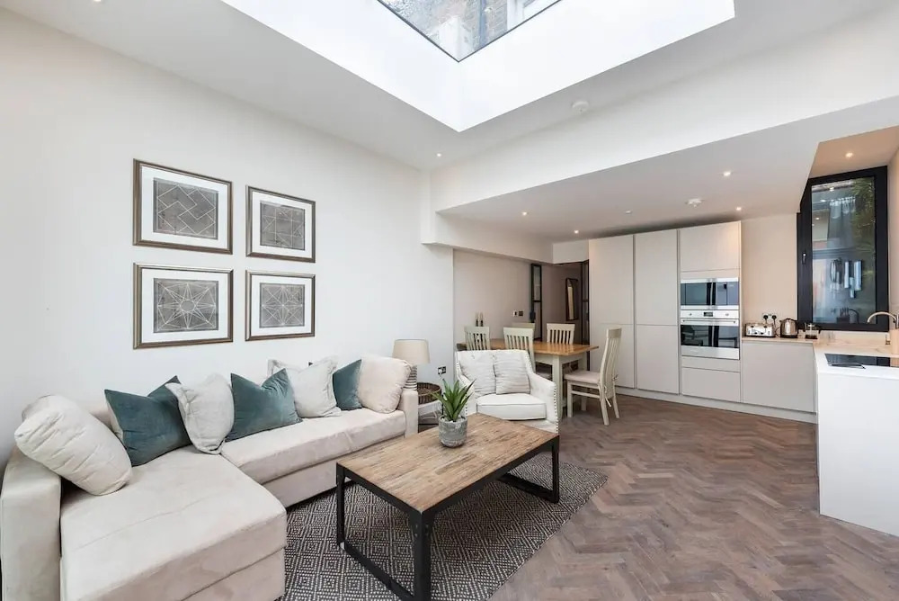 Modern, Bright & Elegant 3 Bed Fulham Maisonette