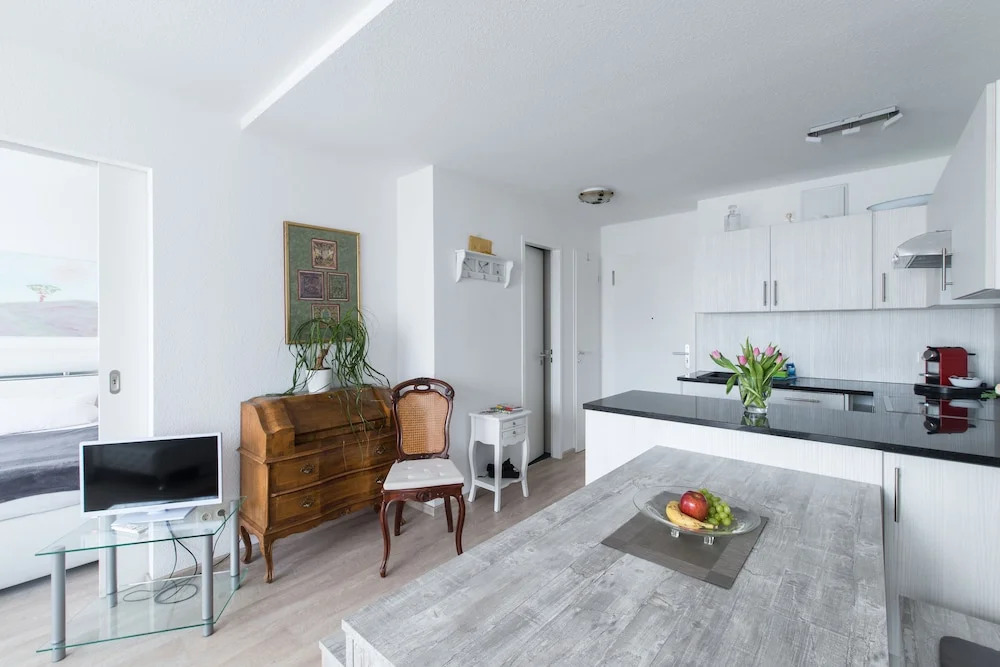 Deluxe Apartment White Cocoon