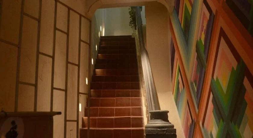 HOSTEL M&H