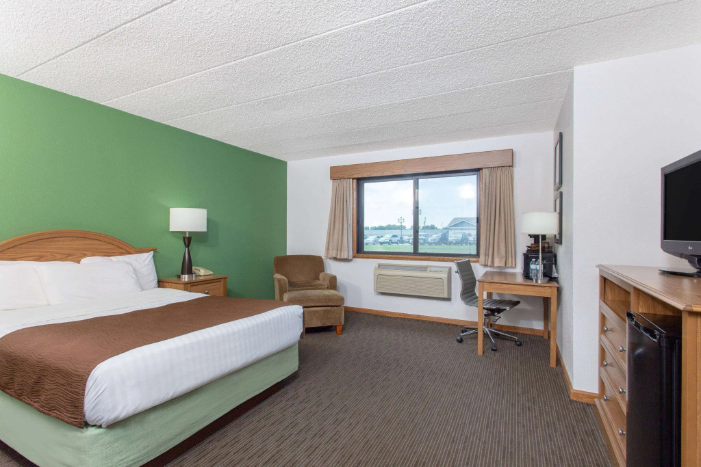 AmericInn by Wyndham Eau Claire