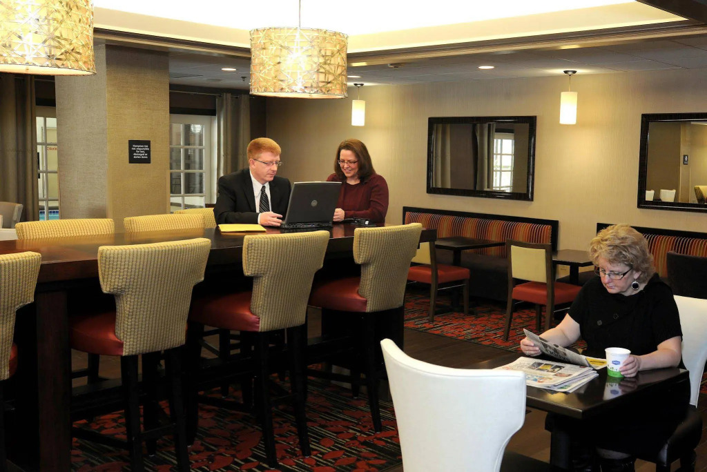 Hampton Inn Charleston-Southridge
