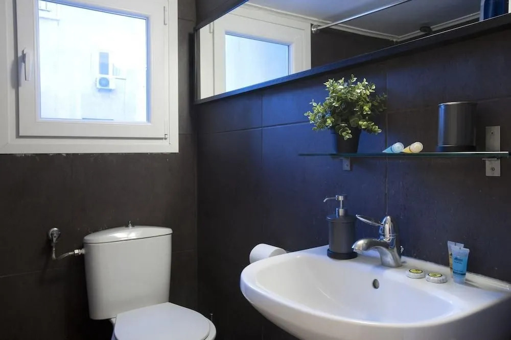 Ambelokipi. Spacious Sunny Apartment