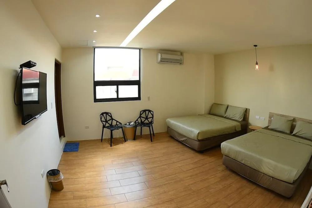 Living my life Hostel