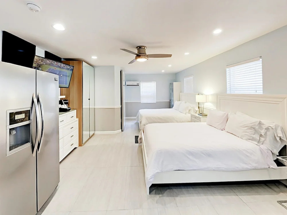 321 Hayes Street Cabin Unit 4 by RedAwning