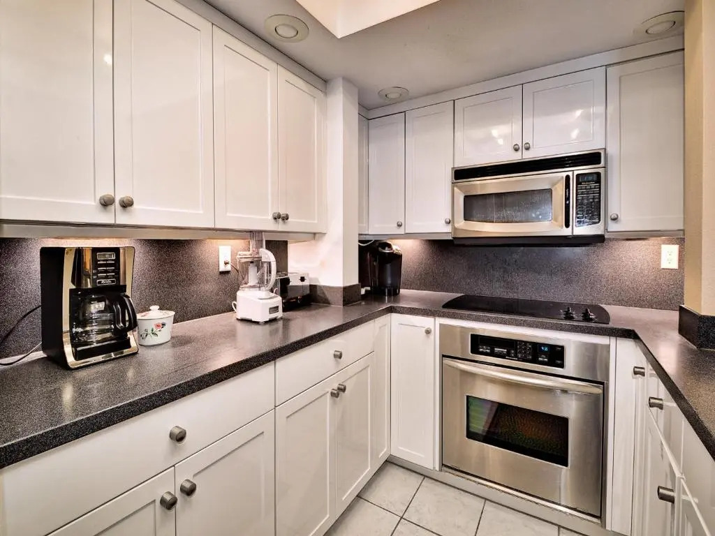 440 West 607N 6th Floor 440 West Condo with Stunning Water View. 23148