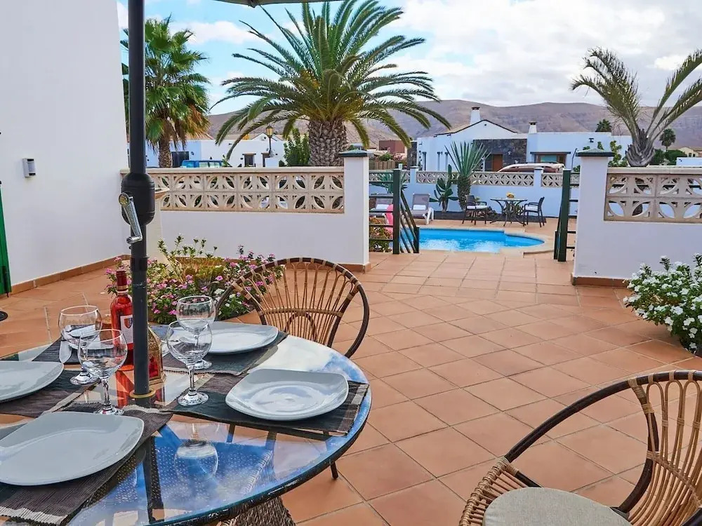 Villa in La Oliva with Volcano View Pool