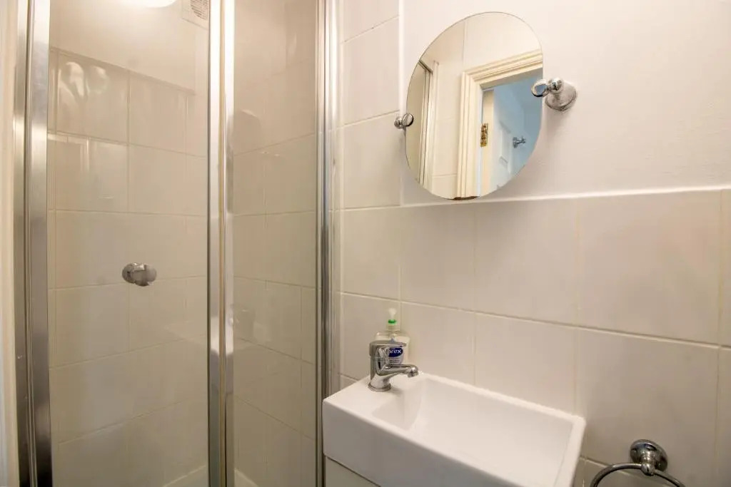 Laurels- 3-beds, Parking, Short Walk to Beach