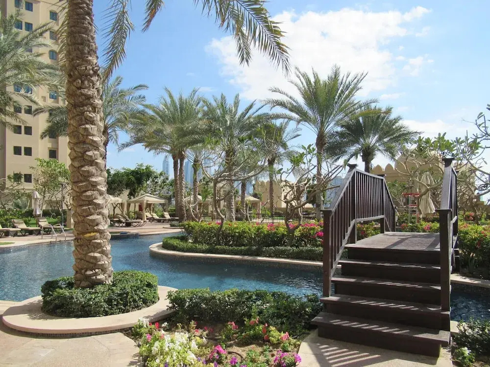 Deluxe 1BR in Fairmont South W/ Huge Balcony & Beach Club Membership!