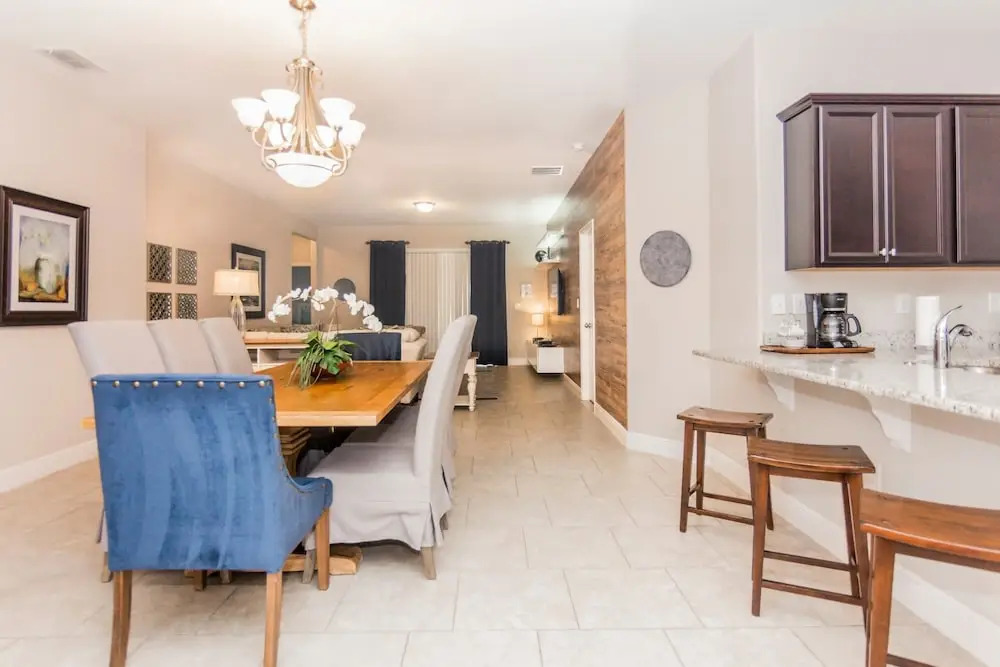 Spacious and Gorgeous Home ST5148