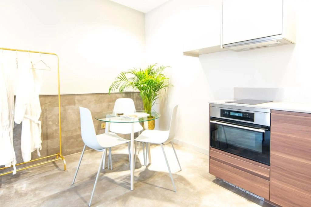 The Den Newly Build Apartment 7-Minutes From Rotterdam City Central Station
