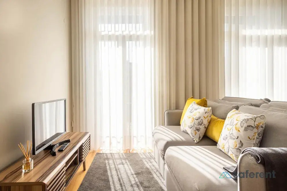 Bonja1 Light-filled Apartment w/ Balcony +AC