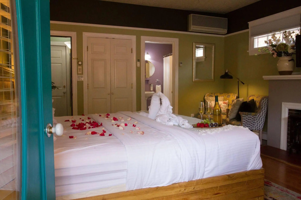 Inn On The Paseo