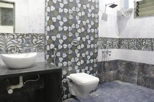 Hotel Lakhdatar Inn