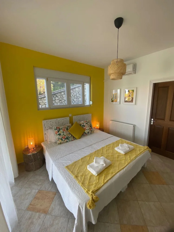 Private Villa and Pool with Lake Views and Sunset Terraces at The Grove