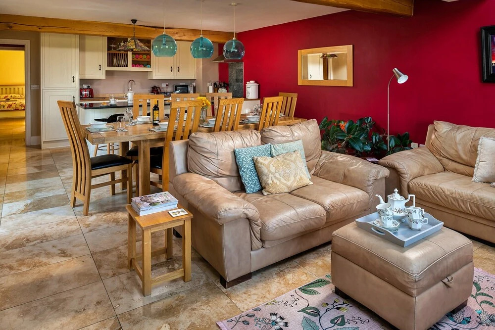 Cottage in Conwy With Hot Tub & Mountain Views