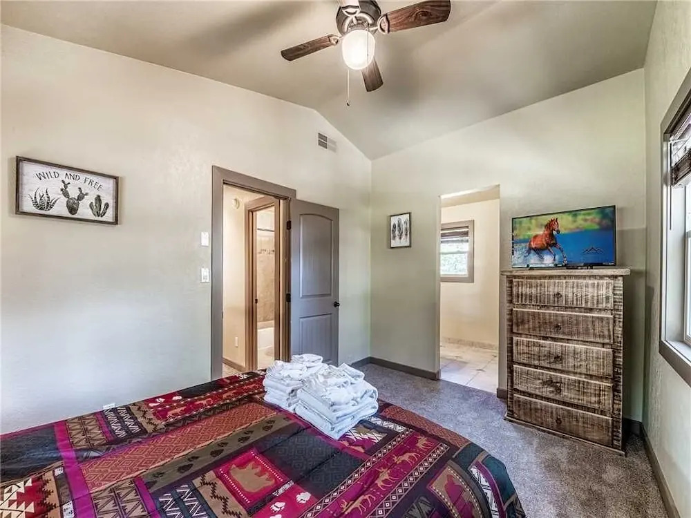 Tall Pines, 4 Bedrooms, Hot Tub, Fireplace, Sleeps 8