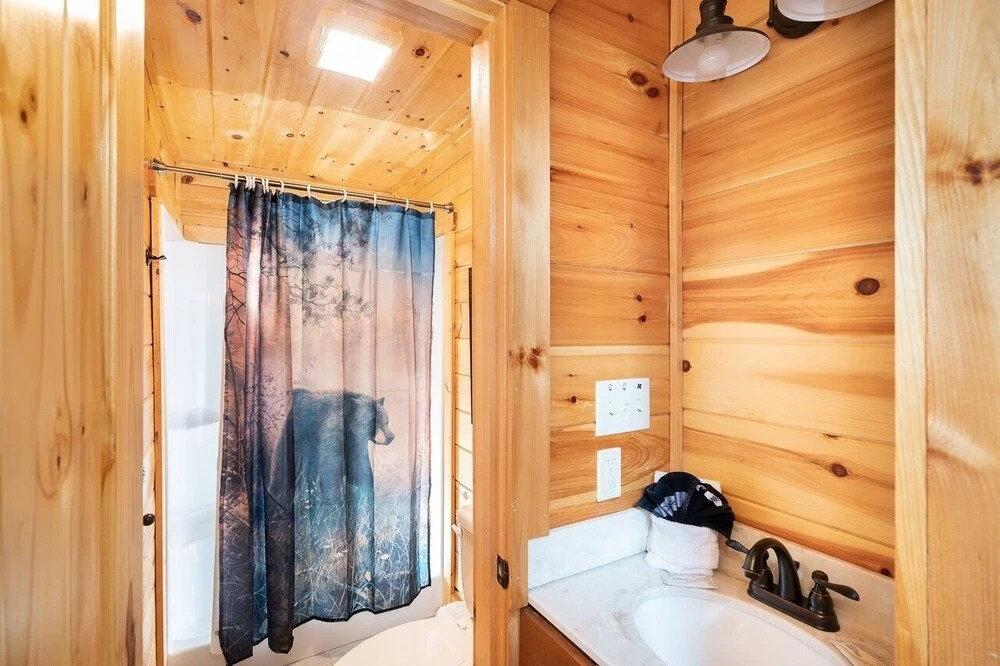 Heavenly Hideaway 4 Bedroom Home by Redawning