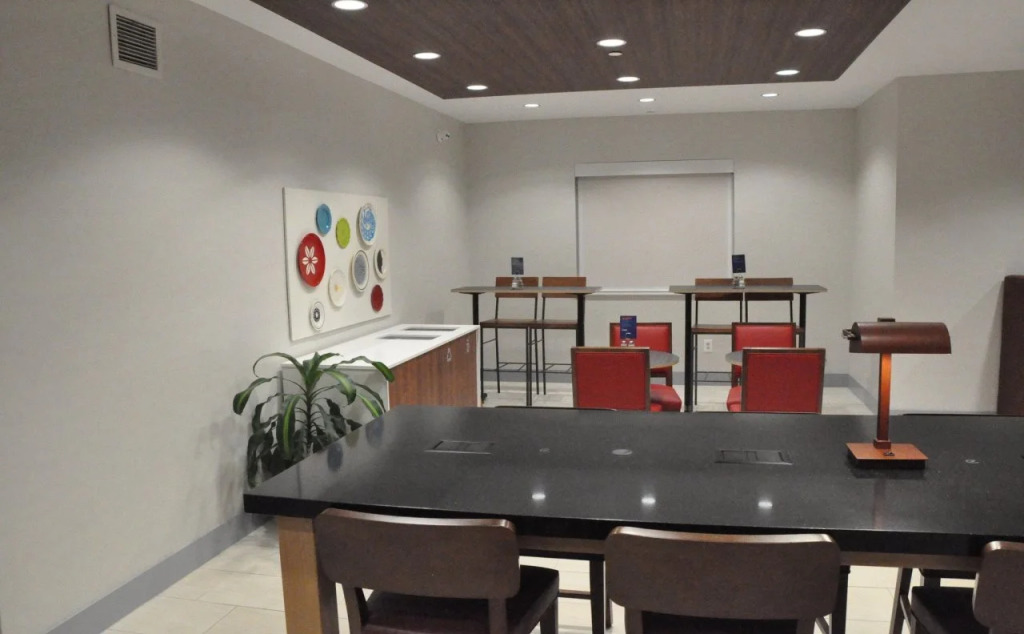 Holiday Inn Express & Suites Jackson by IHG