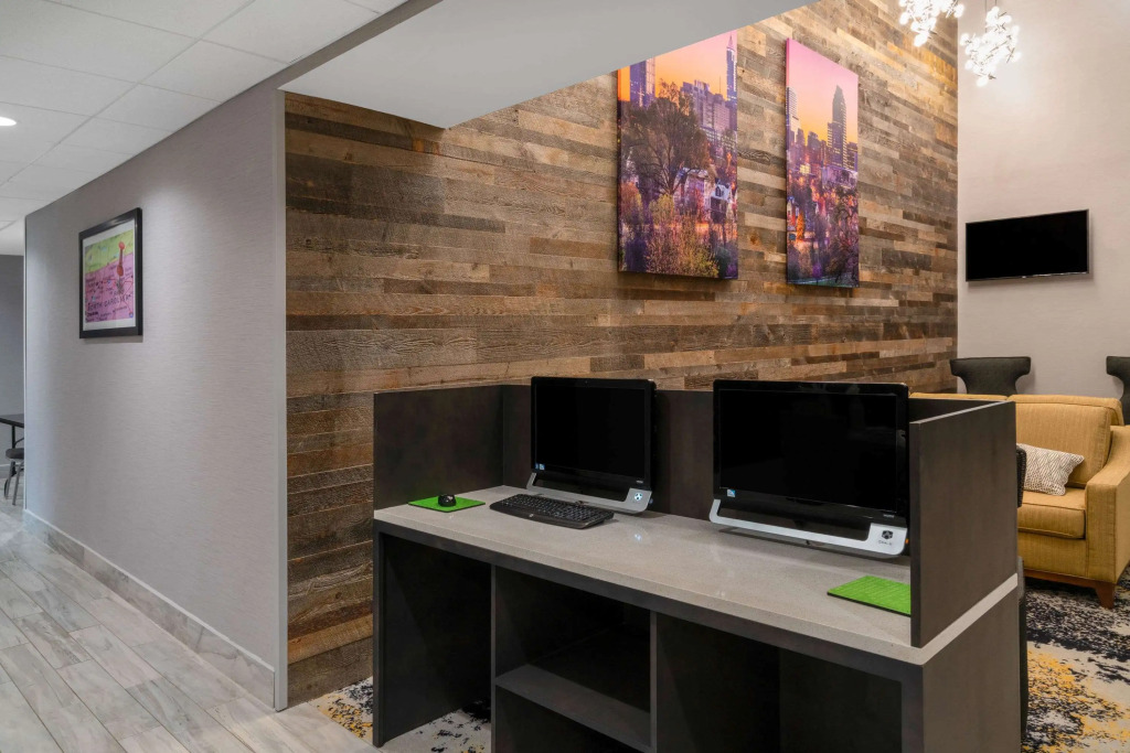 La Quinta by Wyndham Raleigh Downtown North
