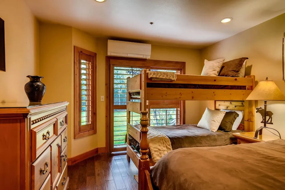 Lakeside 1687 by Park City Lodging