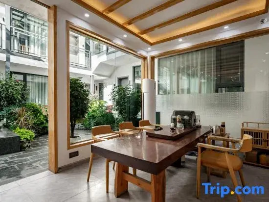 Yunshu Yayuan · SWEET HOME · Snow Mountain View | Garden Homestay (Lijiang Gucheng South Gate)