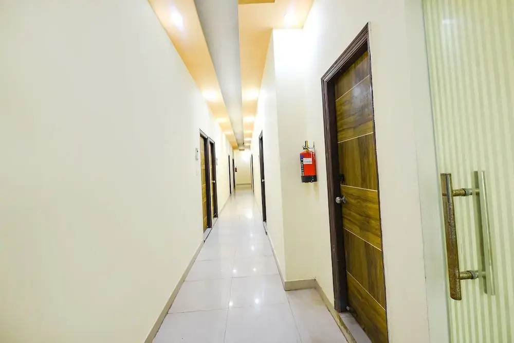 Fabhotel Lake View I