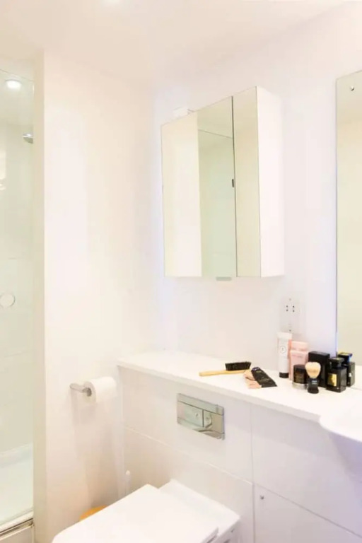 Beautiful Bohemian 2 Bedroom Flat In East London