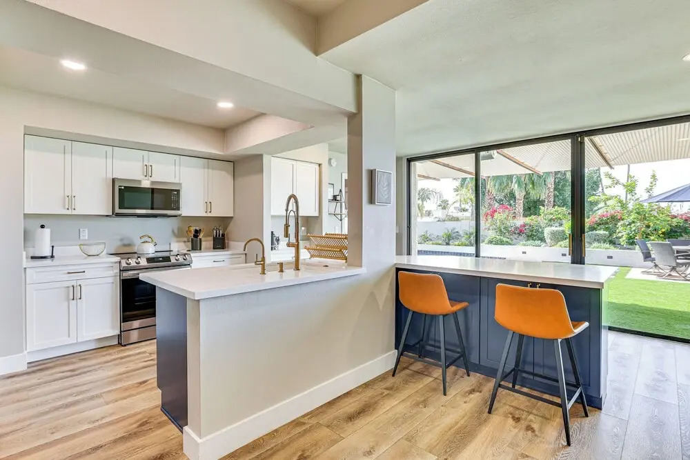 Private Pool + Putting Green: Sunny Scottsdale Gem