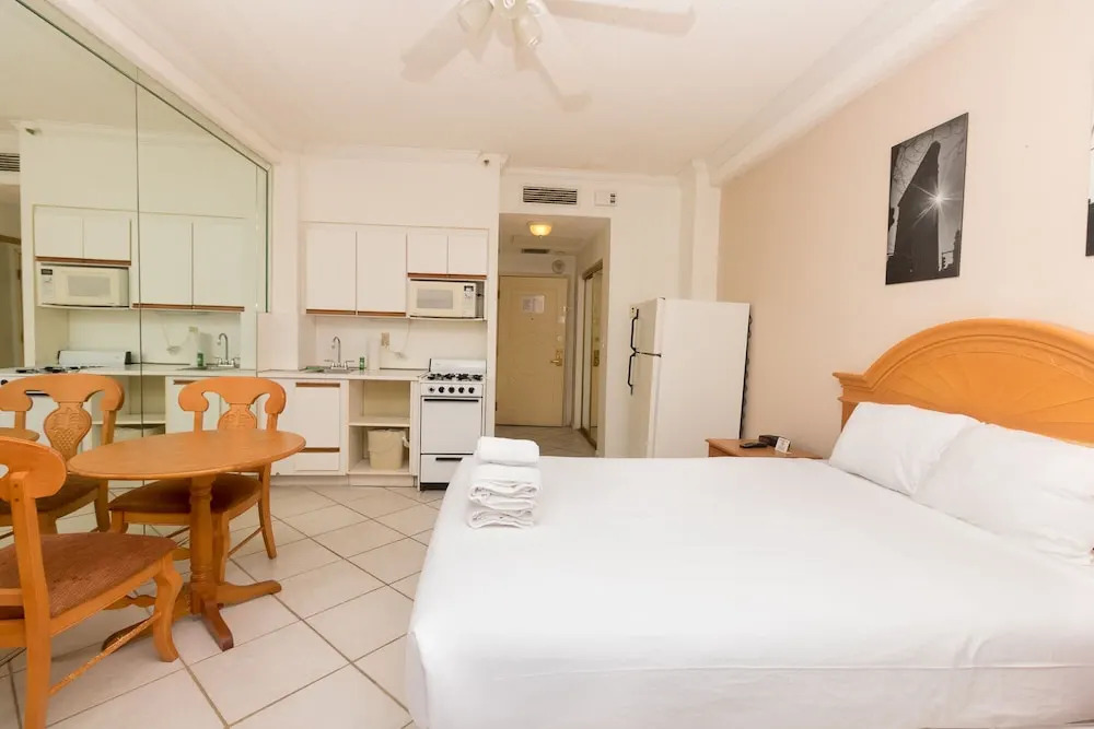 487 Partial Ocean View Hollywood