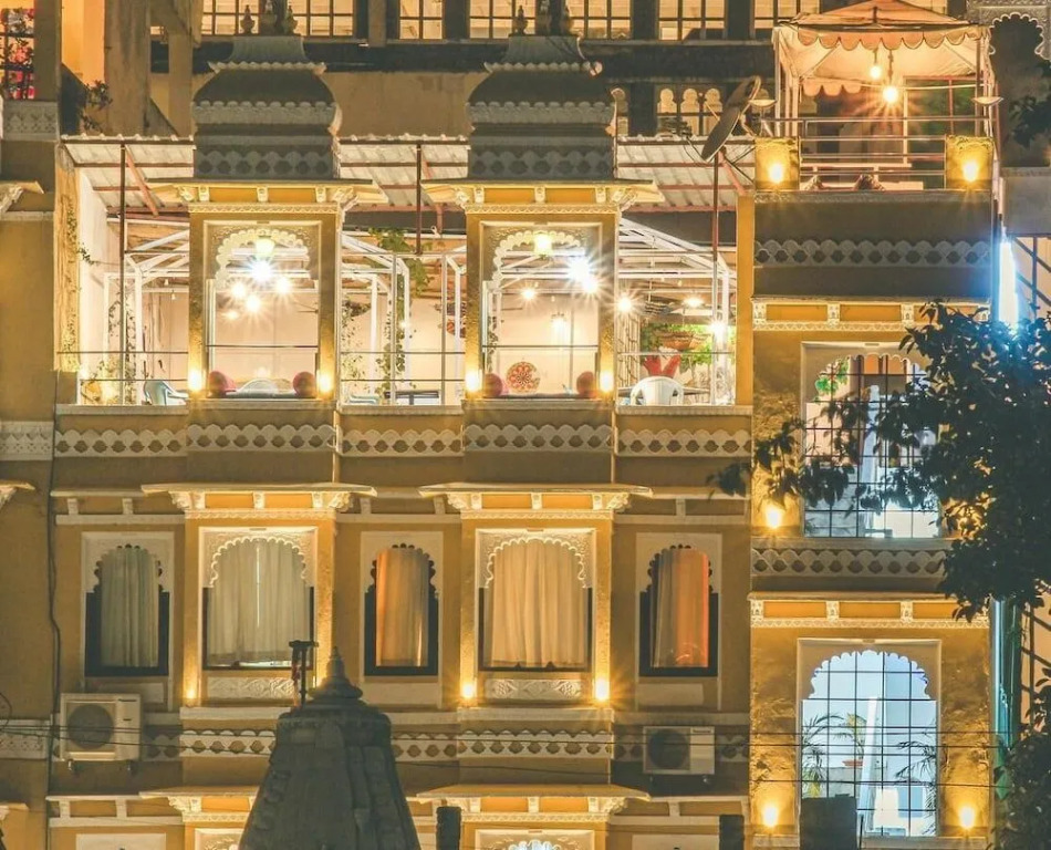 Hide-In Udaipur - A Lake View Boutique hotel
