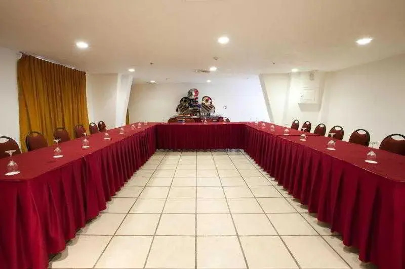 HS HOTSSON Hotel Acapulco