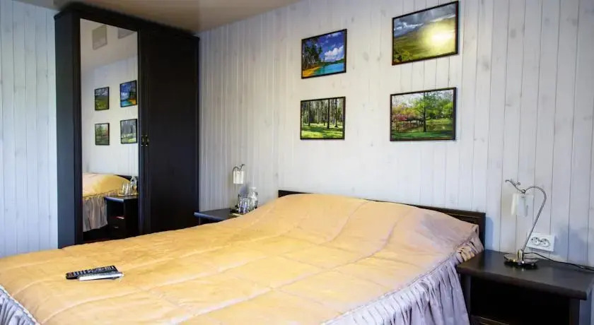 Iskander Hotel
