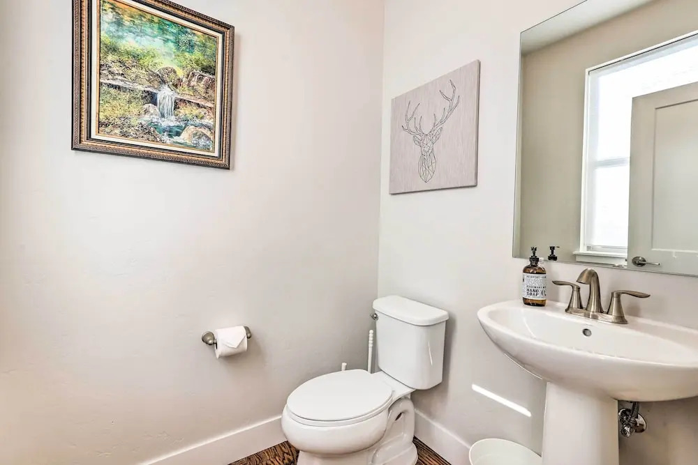 Hike & Ski: Stunning Home w/ Hot Tub in Granby!