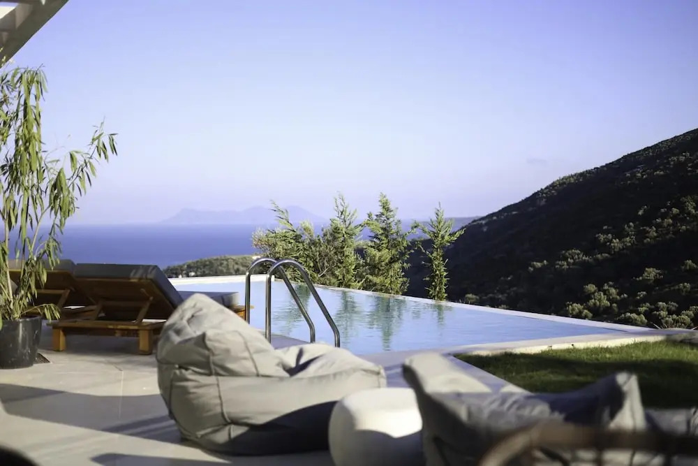 Luxury Villas Theros with private pools