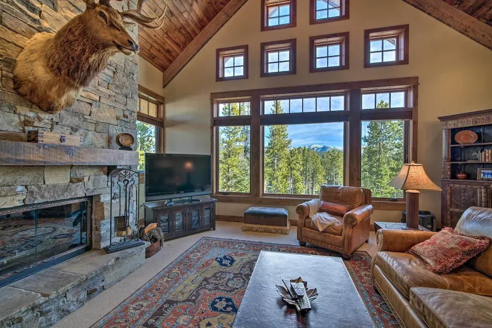 Stunning Ski-in/ski-out Penthouse Condo w/ Hot Tub