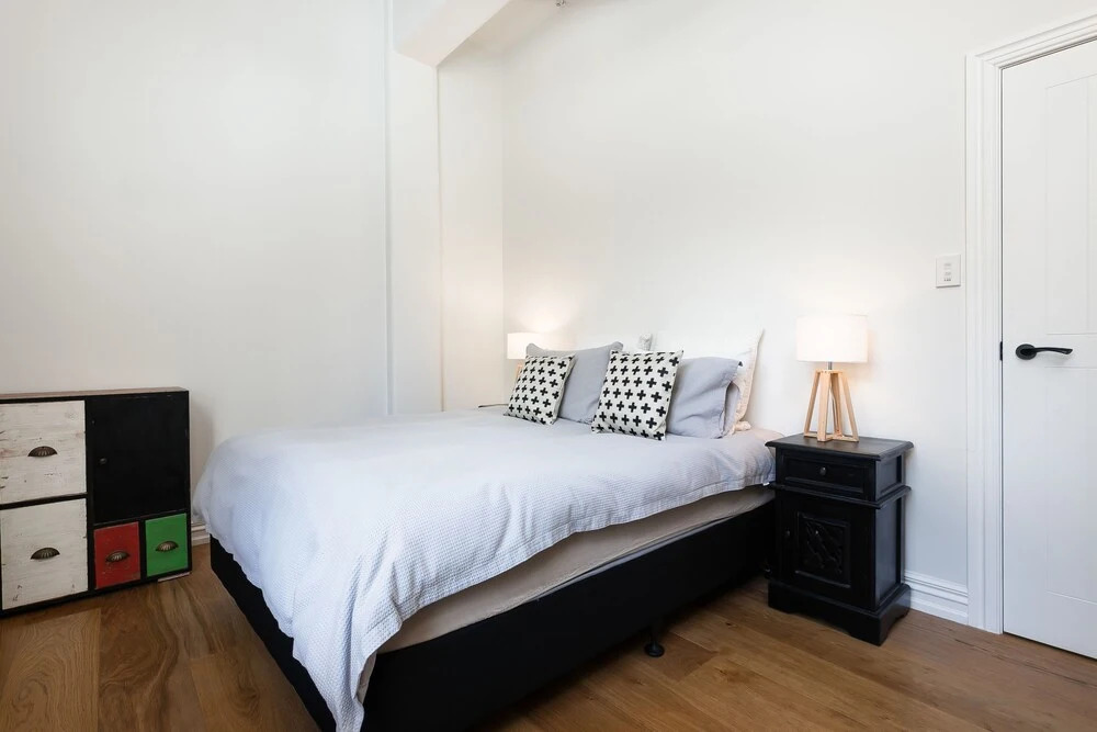 Beautiful Modern Central City Apartment