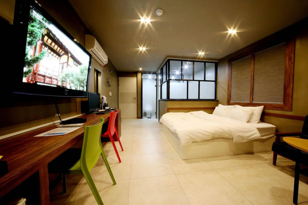 Seven Motel
