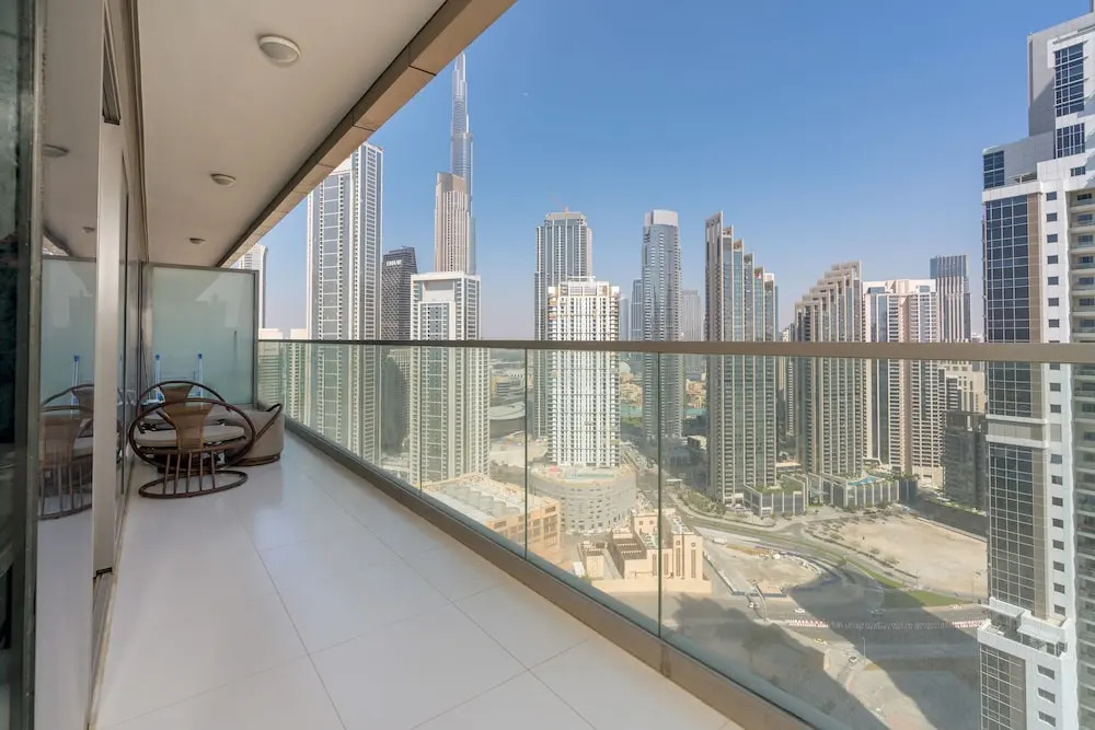 Luxurious 2B With Burj Views in Business Bay