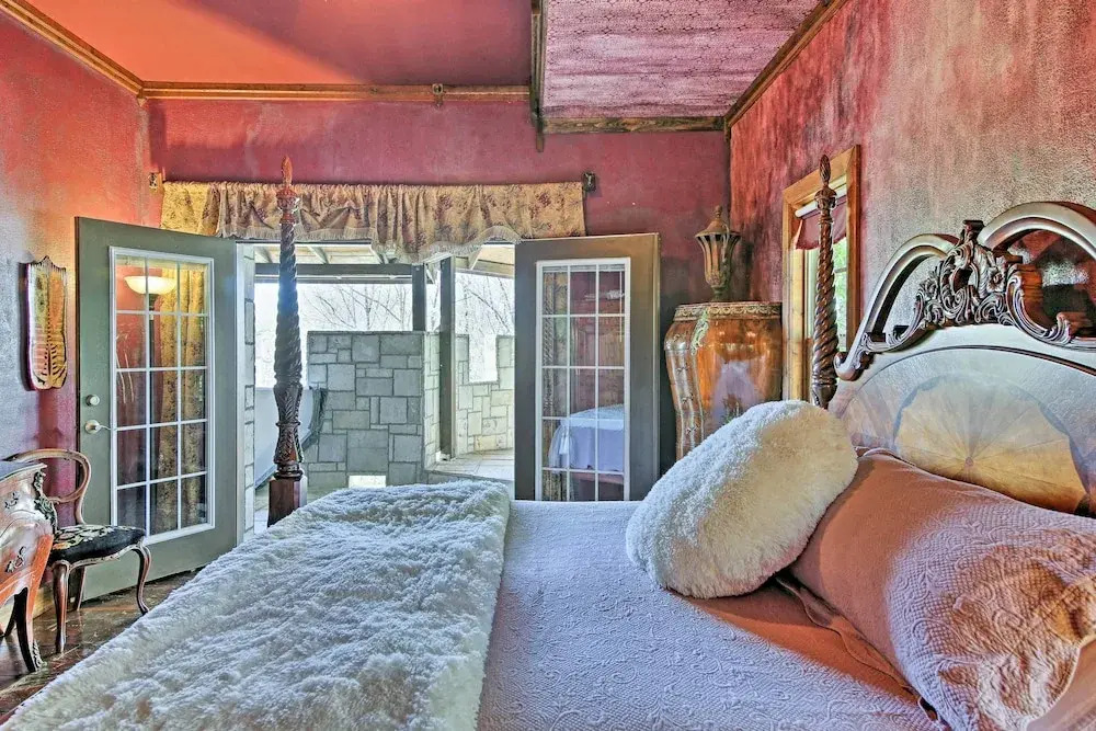 11 Mi to Dtwn: Murphy Gem w/ Hot Tub & Mtn Views!