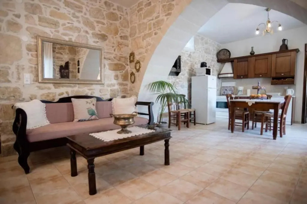 Traditional House 1 with Pool