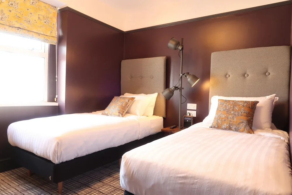 Camelot Hotel