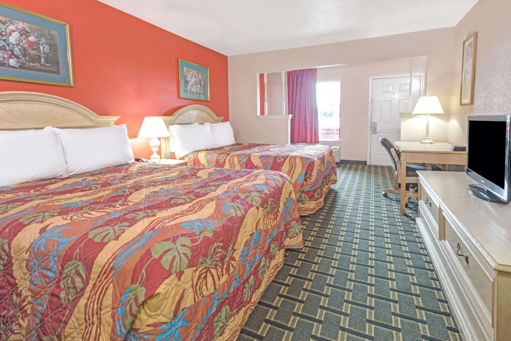 Days Inn & Suites by Wyndham Osceola AR